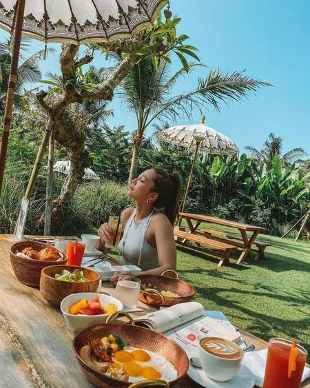 9 Momen Staycation Andrea Dian dan Ganindra Bimo di Bali, Nikmati Hidangan Lezat dengan Suasana Asri Pedesaan