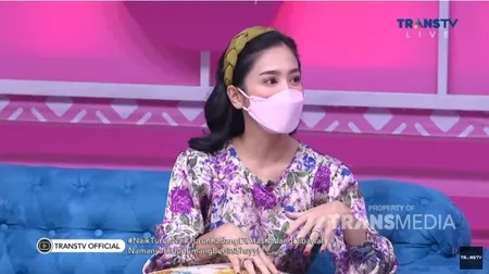 9 Momen Tegang Bunga Zainal Ancam Somasi Crew Kreatif Brownis, Walk Out Saat Live - Berakhir 'Damai' dan Berurai Air Mata
