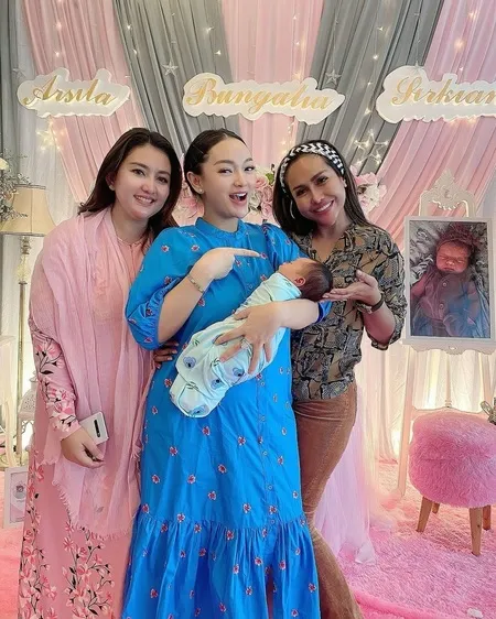 Gambar Baju Yang Serasi Buat Acara Haqiqah Anak : 98