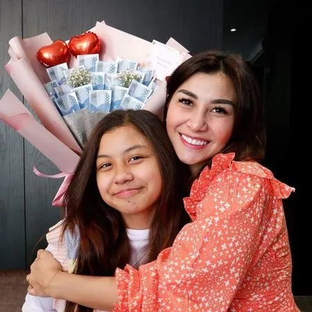 9 Potret Atqia Keponakan Raffi Ahmad yang Ultah ke-12, Makin Cantik Beranjak ABG - Bulan Lahirnya Sama dengan Baby R