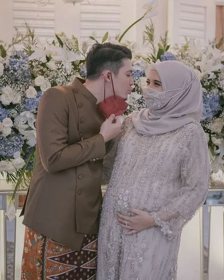 9 Potret Baby Bump Zaskia Sungkar yang Makin Besar Jelang Proses Persalinan