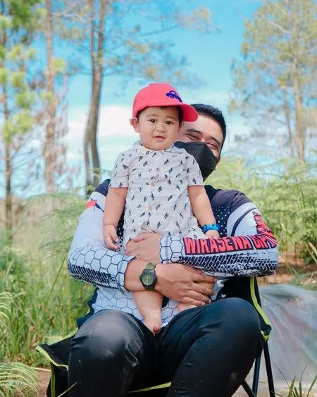 9 Potret Baby Panembahan Putra Kahiyang Ayu yang Jarang Tersorot, Makin Ganteng dan Menggemaskan - Pipi Tembemnya Bikin Jatuh Hati