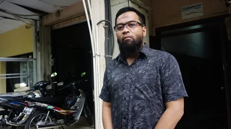 9 Potret Bjah Eks Vokalis The Fly Dalam Mencari Tuhan, Sempat 3 Kali Berhijrah - Berharap Dosa Masa Lalunya Diampuni