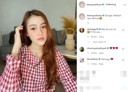 9 Potret Cantik Henny Rahman Istri Zikri Daulay yang Disorot Usai Lepas Hijab, Netizen Duga Ada Masalah Rumah Tangga
