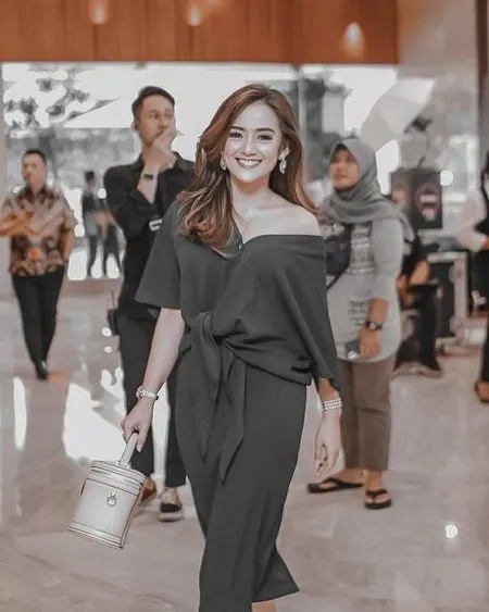 9 Potret Cantik Citra Monica Pacar Ifan Seventeen Yang Disebut Netizen Mirip Mendiang Dylan Sahara Kapanlagi Com