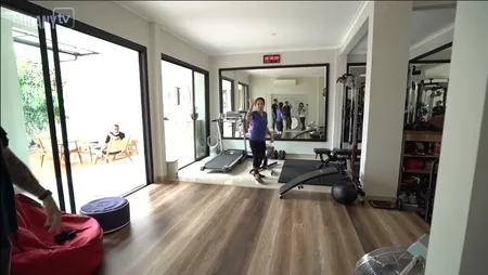 9 Potret Detail Rumah Tora dan Mieke Amalia yang Baru Direnovasi, Ada Gym dengan Peralatan Lengkap