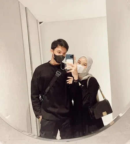 9 Potret Dinda Hauw dan Rey Mbayang yang Suka Kembaran Baju Bareng Si Kecil, Kompak dan Serasi!