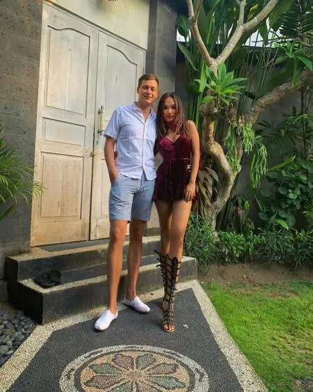9 Potret Evert, Pacar Bule Alyssa Spischak yang Putuskan Masuk Islam Pasca Bertemu Ustaz Derry Sulaiman