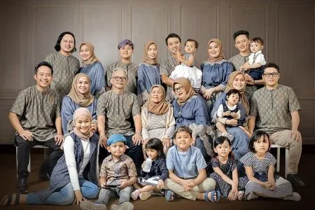 9 Potret Fadikal Muhammad Arsya Putra Angkat Denny Cagur Yang Kini Berambut Biru Diberi Perhatian Dan Kasih Sayang Seperti Anak Kandung Kapanlagi Com
