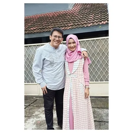 9 Potret Firis Basma Istri Jordy 'Zidan Lorong Waktu' yang Tak Tersorot, Cantik Berhijab - Lulusan Universitas Padjadjaran