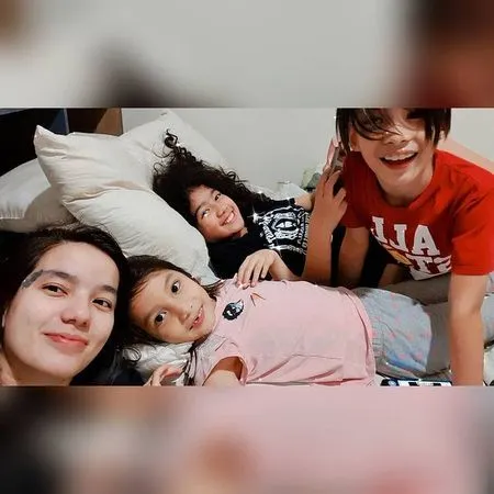 9 Potret Gantengnya Nael, Putra Sheila Marcia yang Selama Ini Jarang Tersorot dan Ikut Eks Suami