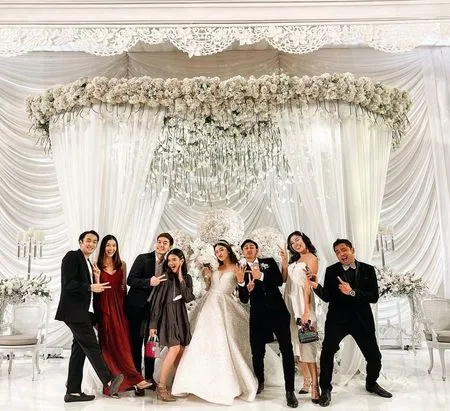 9 Potret Gaya Selebriti Saat Hadiri Pernikahan Felicya Angelista dan Caesar Hito, Ada Natasha Wilona - Verrel Bramasta
