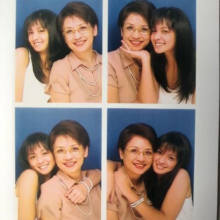 9 Potret Kebersamaan Joanna Alexandra Bareng Ibunda yang Kompak Abis, Sering Foto Berdua di Photo Booth - Wajah Imut Jadi Sorotan