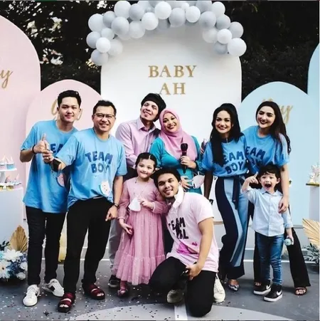 9 Potret Keseruan Acara Gender Reveal Aurel Hermansyah dan Atta Halilintar, Dimeriahkan oleh Keluarga Anang Hermansyah dan Dihadiri Krisdayanti