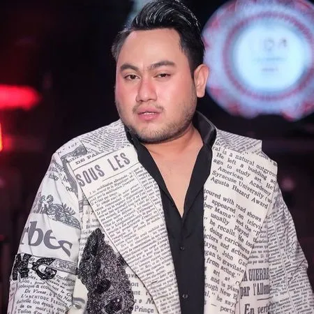 9 Potret 'Kiyowo' King Nassar, Pedangdut yang Curi Perhatian KPopers Tanah Air Lewat Aksi Panggung yang Memikat