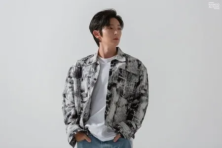9 Potret Lee Jun Ki Jadi Model Majalah Cina, Gantengnya Kebangetan - Tatapan Mata Tajam Bikin Kangen