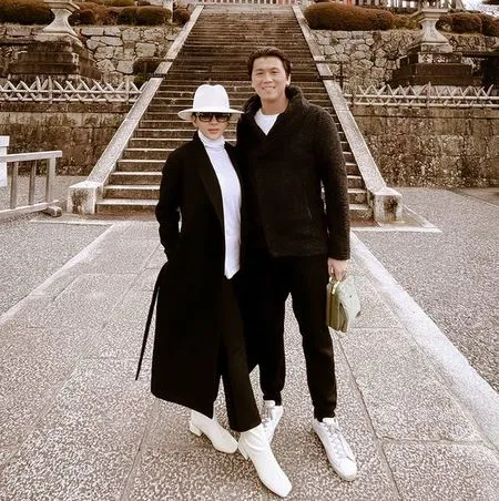 9 Potret Mesra Syahrini dan Reino Barack Selama di Jepang, Hidung Sang Incess yang Makin Mancung Jadi Sorotan