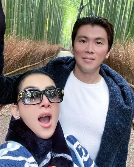 9 Potret Mesra Syahrini dan Reino Barack Selama di Jepang, Hidung Sang Incess yang Makin Mancung Jadi Sorotan