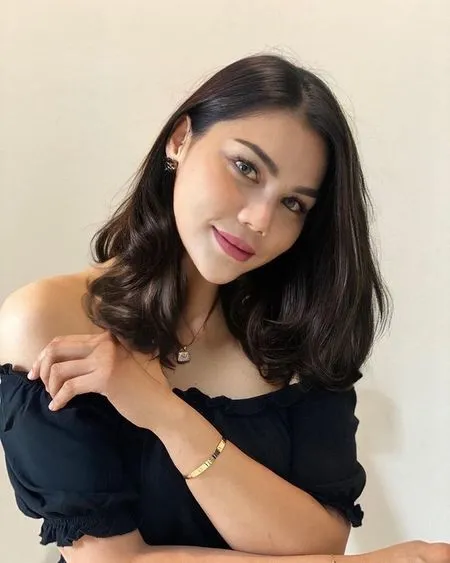 9 Potret Penampilan Katty Butterfly yang Makin Hot, Banjir Kritikan Gara-gara Sudah Mualaf Tapi Pakai Baju Terbuka
