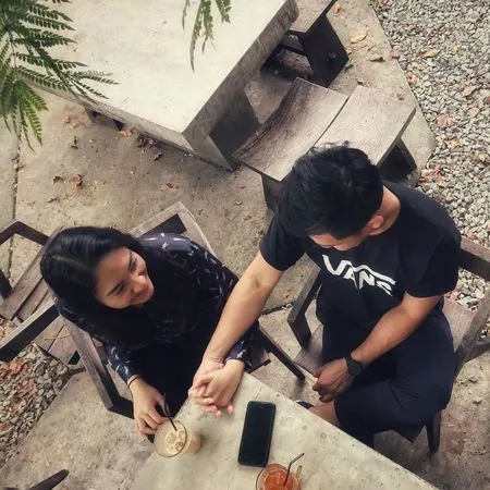 9 Potret Putri Tanjung Bareng Sang Kekasih Yang Jarang Tersorot Pasangan Serasi Kapanlagi Com
