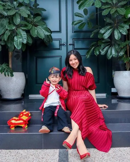 9 Potret Rumah Mewah Chef Arnold, Setiap Sudutnya Estetik - Fasilitas Dapurnya Jadi Sorotan
