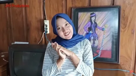 9 Potret Rumah Pedangdut Yeni Inka di Kampung Halaman, Sederhana Berdinding Kayu - Suasana Khas Pedesaan