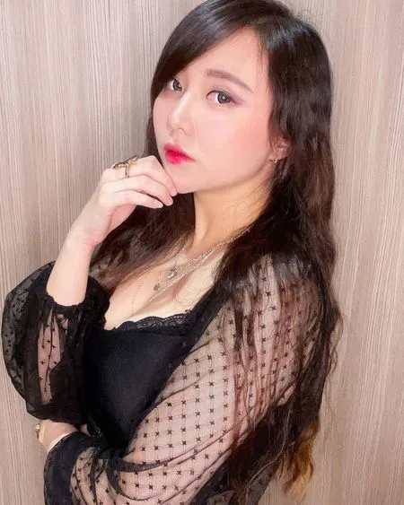 9 Potret Ryn Eks Cherry Belle yang Tetap Imut Meski Sudah Miliki 2 Anak, Sering Digoda Member Aespa Kelima Oleh Netizen