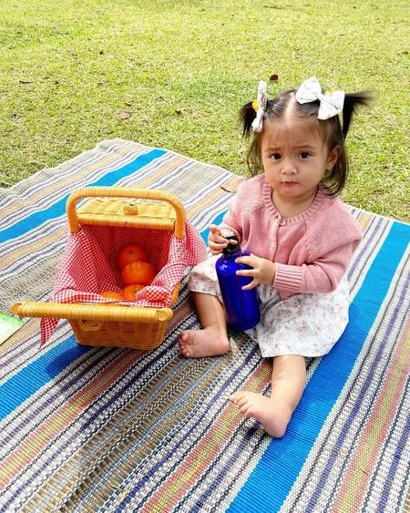 9 Potret Sera Putri Pertama Kevin Lilliana yang Cantik dan Gemesin Banget, Punya Arti Nama yang Bermakna - Sukses Curi Perhatian dan Jadi Kesayangan Netizen