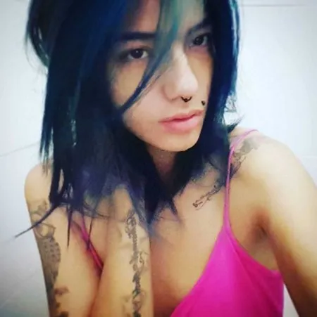 9 Potret Sheila Marcia Dengan Tato di Seluruh Tubuh, Mantap Hapus Semua Tato Demi Keluarga & Berserah Kepada Tuhan