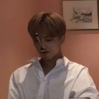 9 Potret Tingkah Uwu Jisung NCT yang Bikin Gemas Sekaligus Geleng-Geleng Kepala, Dia Ngobrol Sama Tembok?