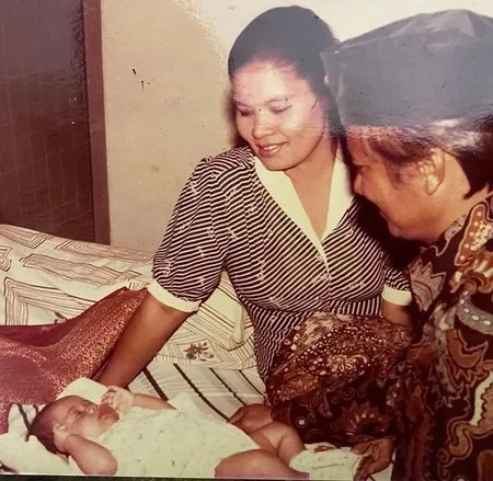 9 Potret Transformasi Titi Kamal Dari Kecil Sampai Sekarang, Kecantikan Alaminya Gak Pernah Luntur