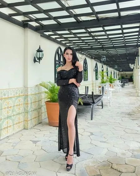 Akui Transgender, 11 Potret Dinda Syarif yang Cantik Cewek Banget Tanpa Oplas Wajah - Tak Mau Operasi Ubah Suara