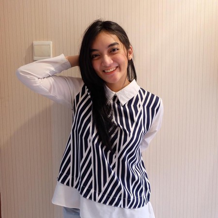 Apa Kabar Rossa Sinetron Putri Salju Kini Jadi Hot Mom Cantik Kapanlagi Com