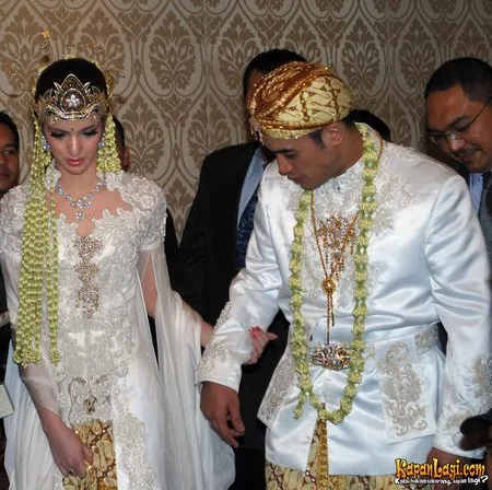 Ardie Bakrie Nia Ramadhani Di Hotel Mulia Kapanlagi Com