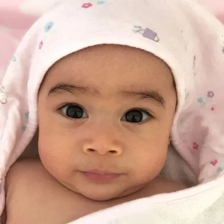 Baby Raqeema Putri Nabila Syakieb Dengan Bentuk Alis Yang Indah Kapanlagi Com