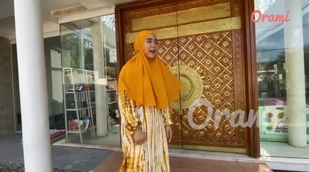 15 Potret Rumah Ustaz Solmed Bergaya Timur Tengah, Bak Istana Sultan dan Punya Bioskop Pribadi