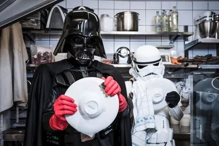 Begini Jadinya Kalau Sosok Darth Vader Hidup di Antara Kita
