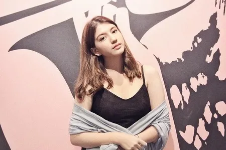 Beranjak Dewasa, Ini 9 Potret Cassandra Lee yang Makin Hot di Usia 20 Tahun