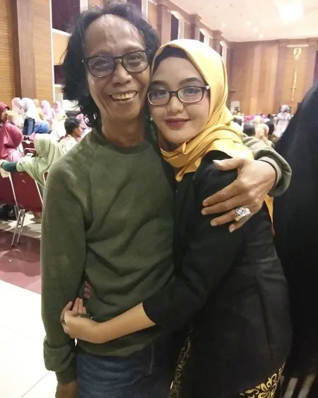 Beranjak Dewasa, Ini 9 Potret Tia Septiana Anak Mandra yang Makin Menawan dan Jarang Tersorot