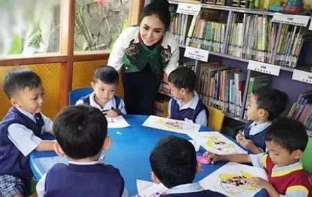Berhati Mulia, Ini 9 Potret Sekolah Milik Yuni Shara yang SPP-nya Hanya 3.500 Rupiah Saja