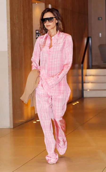 Best Dressed: Cantiknya Gaya Bella Hadid - Victoria Beckham