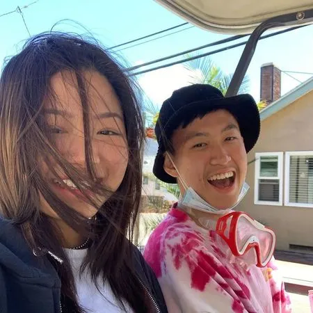 Bikin Patah Hati Rich Brian Unggah Foto Mesra Bareng Pacar Kapanlagi Com