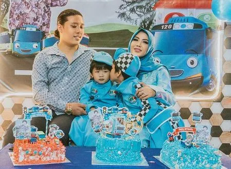 Blak-blakan Bakal Poligami, 8 Potret Terbaru Pablo Benua dan Rey Utami yang Ramai Disorot - Makin Mesra Usai Hampir Cerai