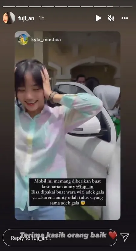 Bukan Mobil Mewah, Ini Harga Mobil Hadiah Aunty Fuji Untuk Antar Jemput Baby Gala, Nggak Mahal!