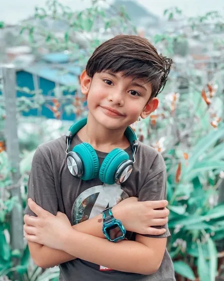 Calon Hafidz Quran Ini 8 Potret King Faaz Putra Fairuz A Rafiq Yang Mulai Beranjak Remaja Dan Makin Ganteng Kapanlagi Com