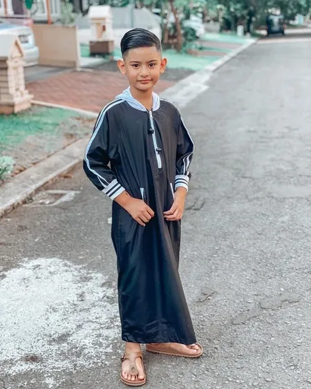 Calon Hafidz Quran Ini 8 Potret King Faaz Putra Fairuz A Rafiq Yang Mulai Beranjak Remaja Dan Makin Ganteng Kapanlagi Com