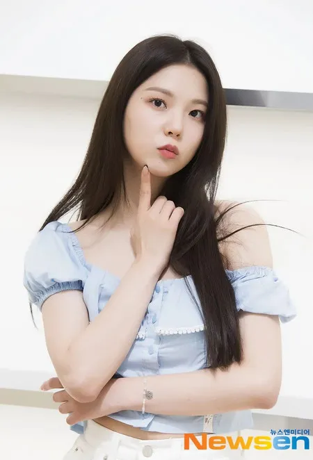 Cantik dan Gantengnya Bikin Jatuh Hati, Sederet Idol K-Pop Ini Jadi Raja - Ratu Visual Pilihan Forbes Korea