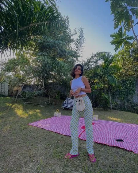 Cantik Memesona, Intip 7 Potret Eva Celia Pamer Perut Rata dan Langsing - Body Goals Banget!