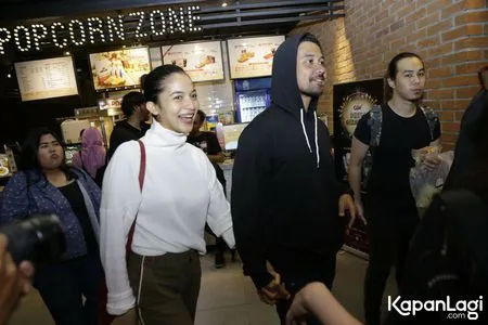 Chicco Jerikho & Putri Marino di Peluncuran Trailer 'FOXTROT SIX'