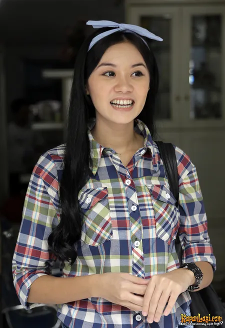 cleopatra djapri saat lakukan sulam